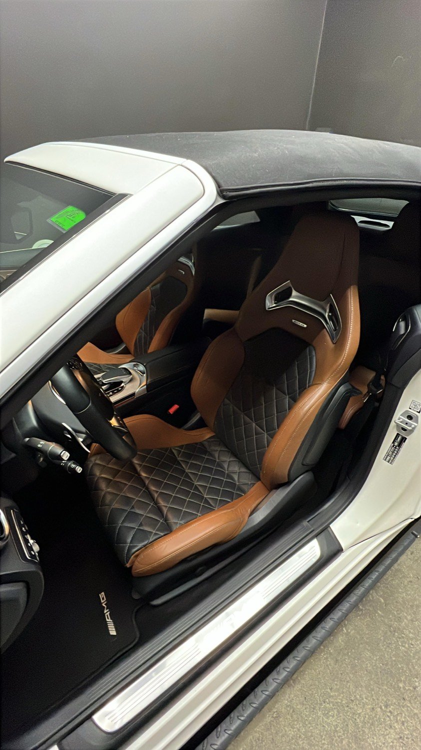 Mercedes-AMG AMG · Cuero cognac — Detallado interior