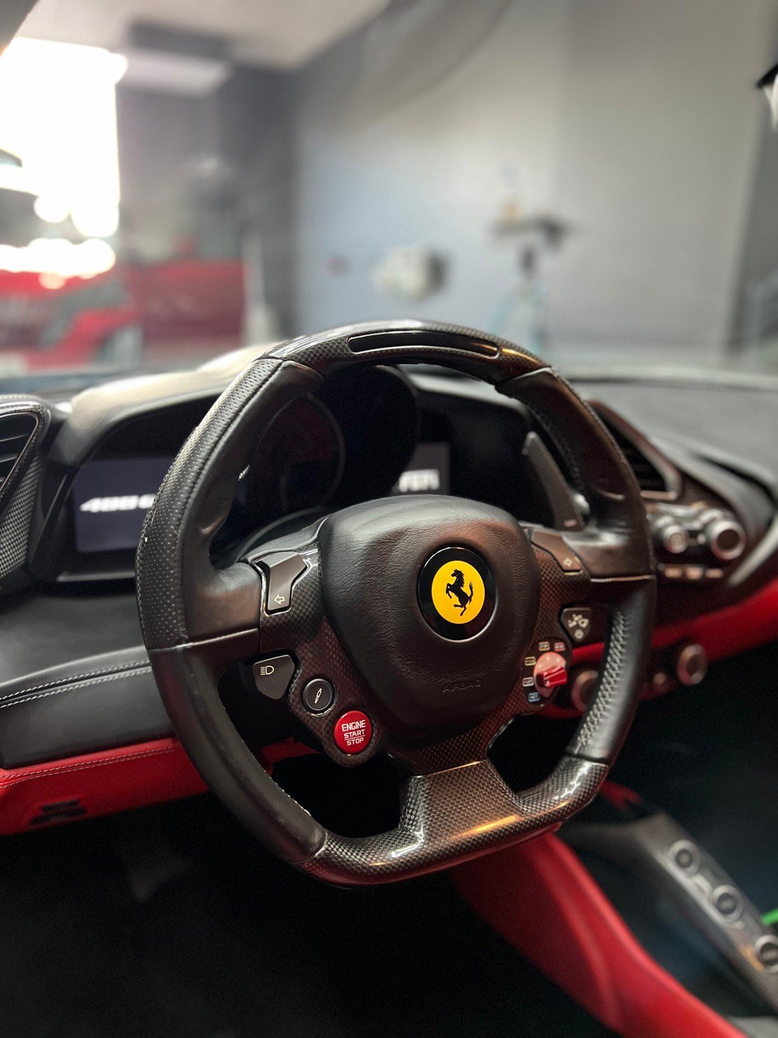 Ferrari 488 — Detallado interior
