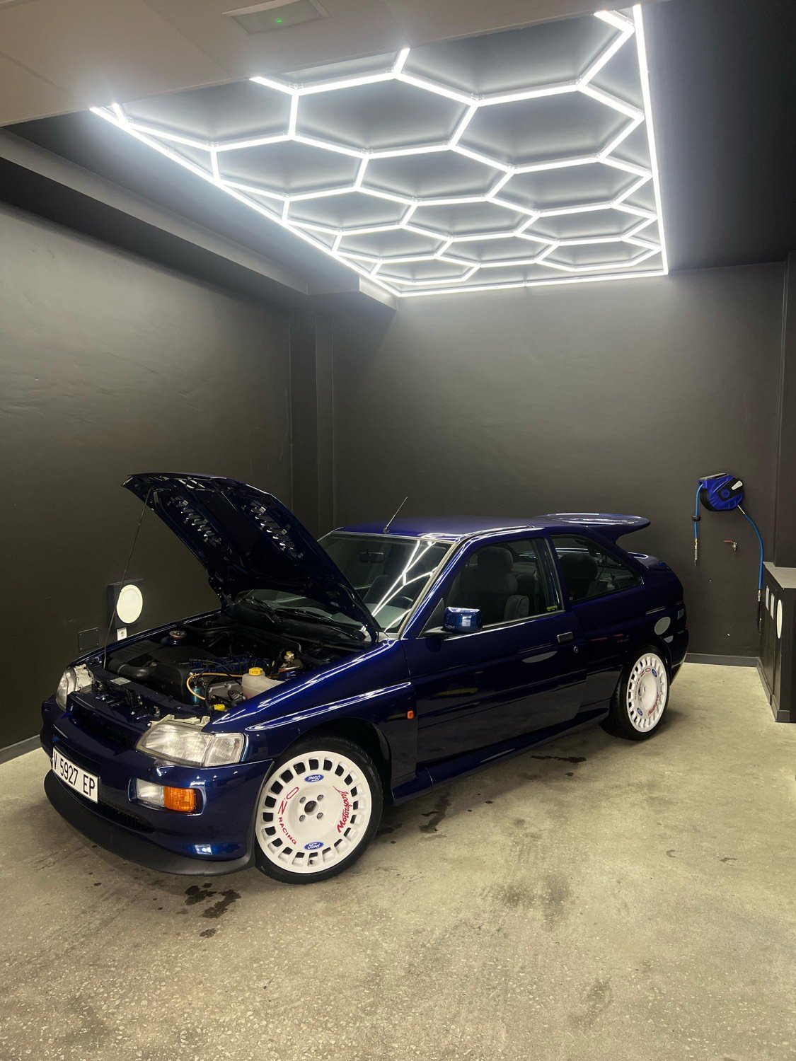 Ford Escort RS Cosworth — Detallado de clásico