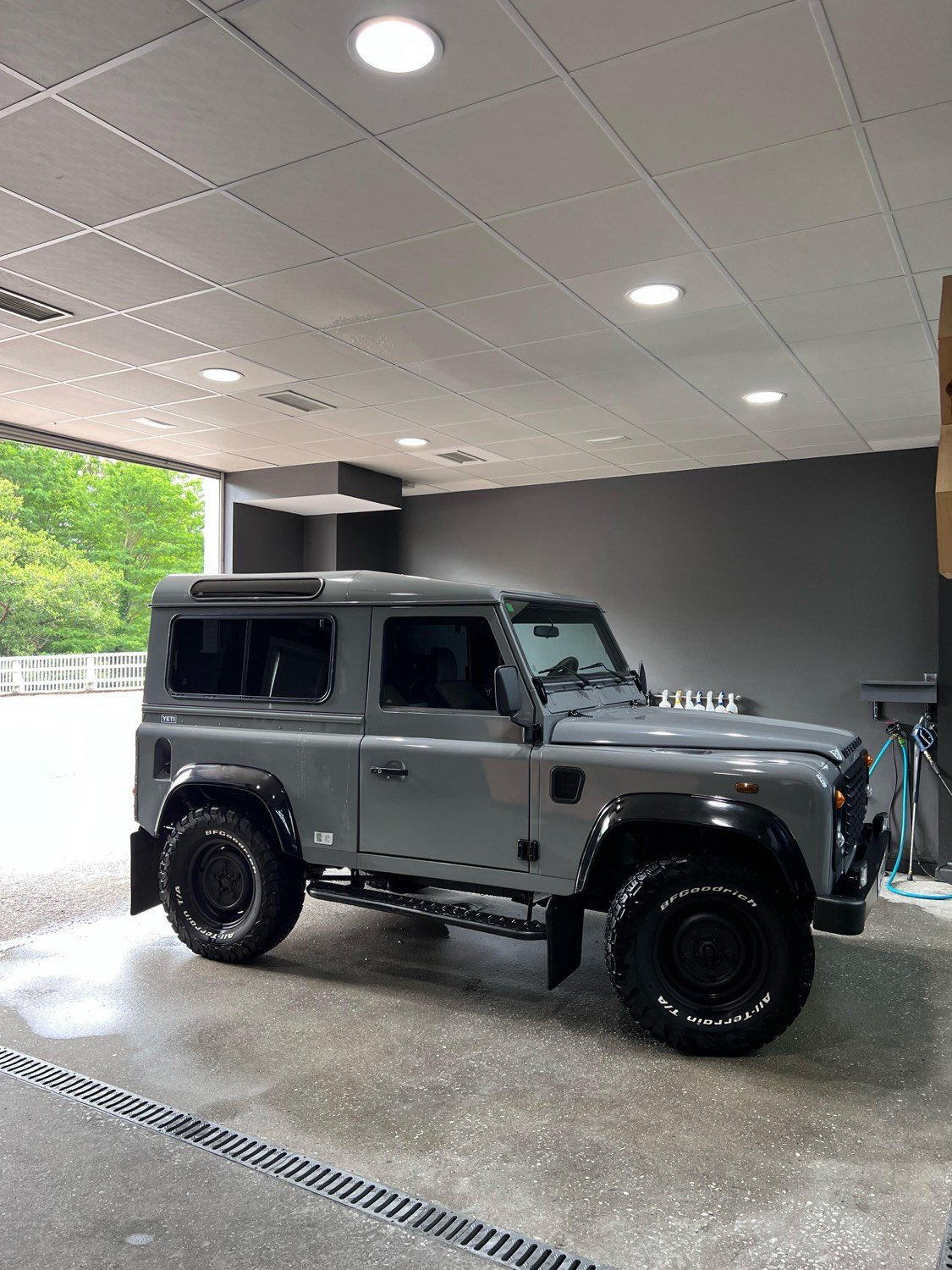 Land Rover Defender 90 — Detallado completo