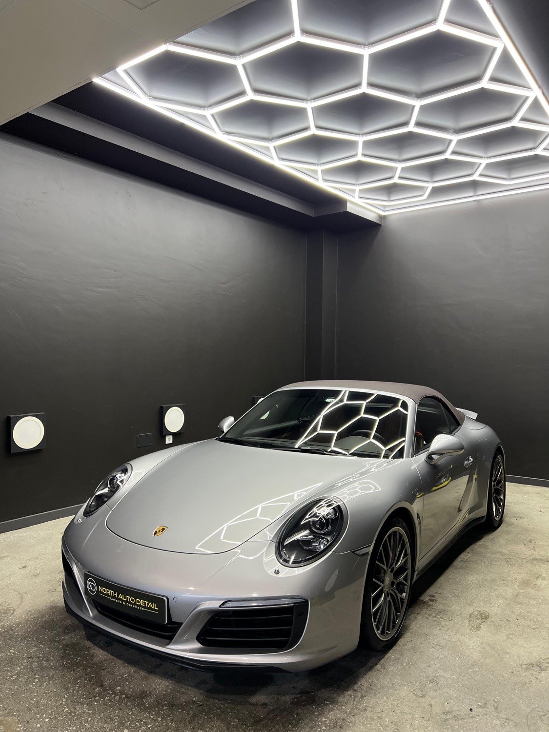 Frontal de Porsche 911 Carrera S plata